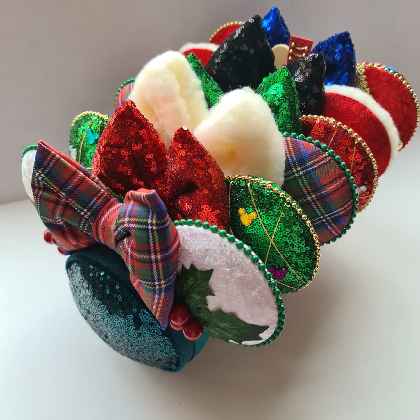 Christmas Green Ear Holder