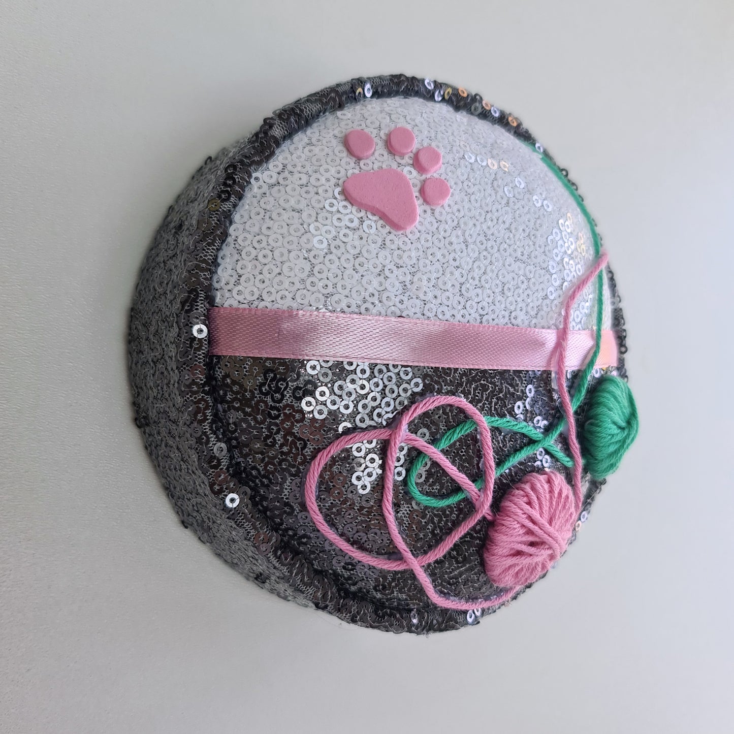 Playful Kitty Wall Popper