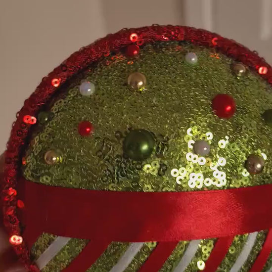 Festive Green Wall Popper