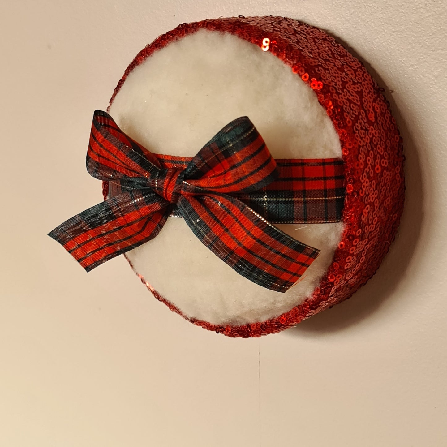 Fluffy Plaid Wall Popper
