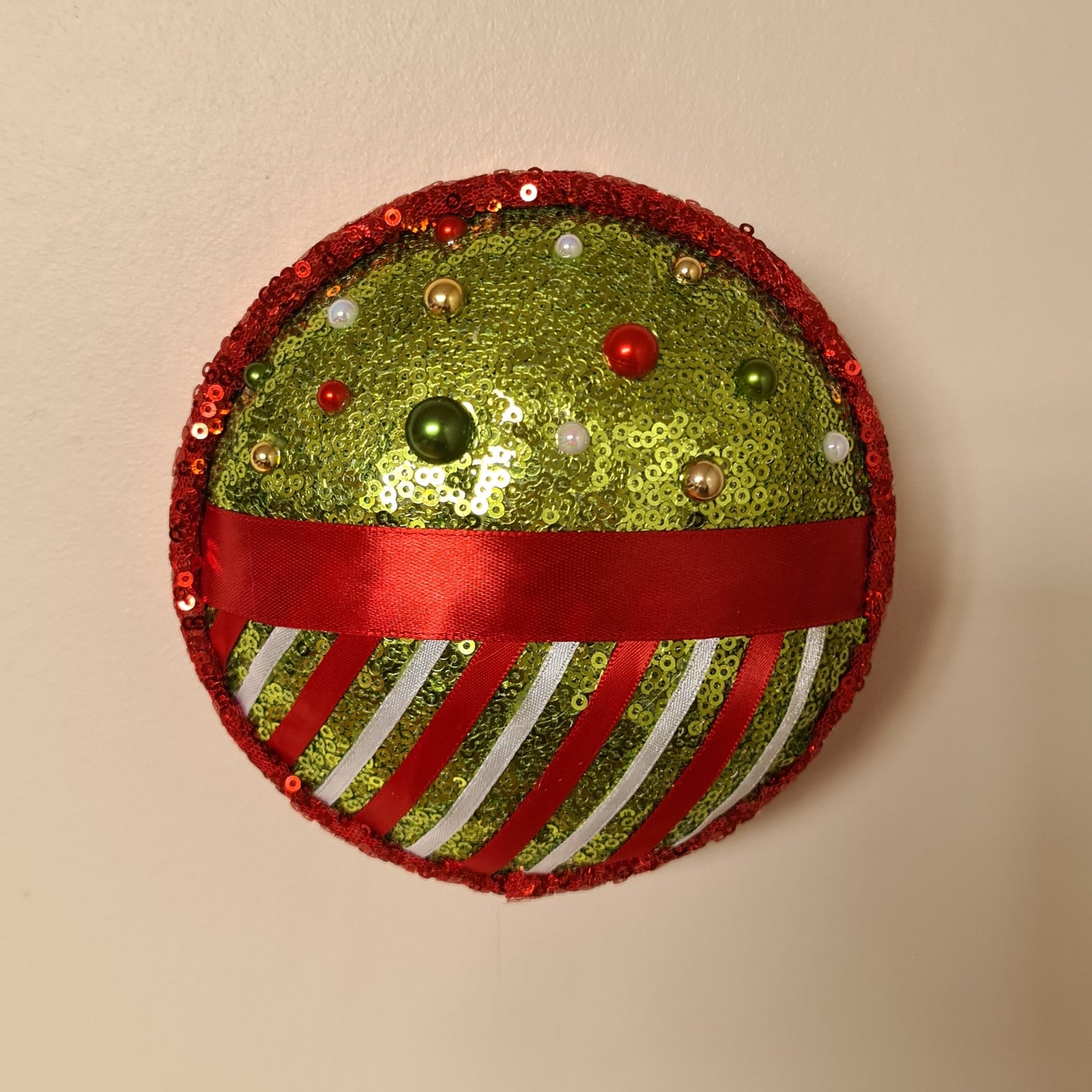 Festive Green Wall Popper