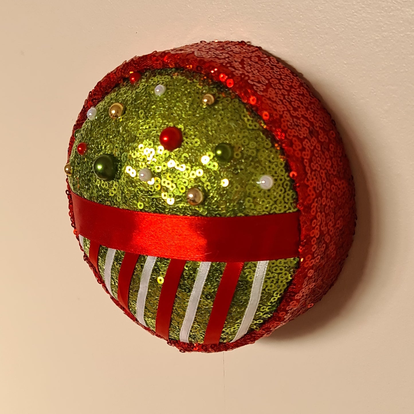 Festive Green Wall Popper