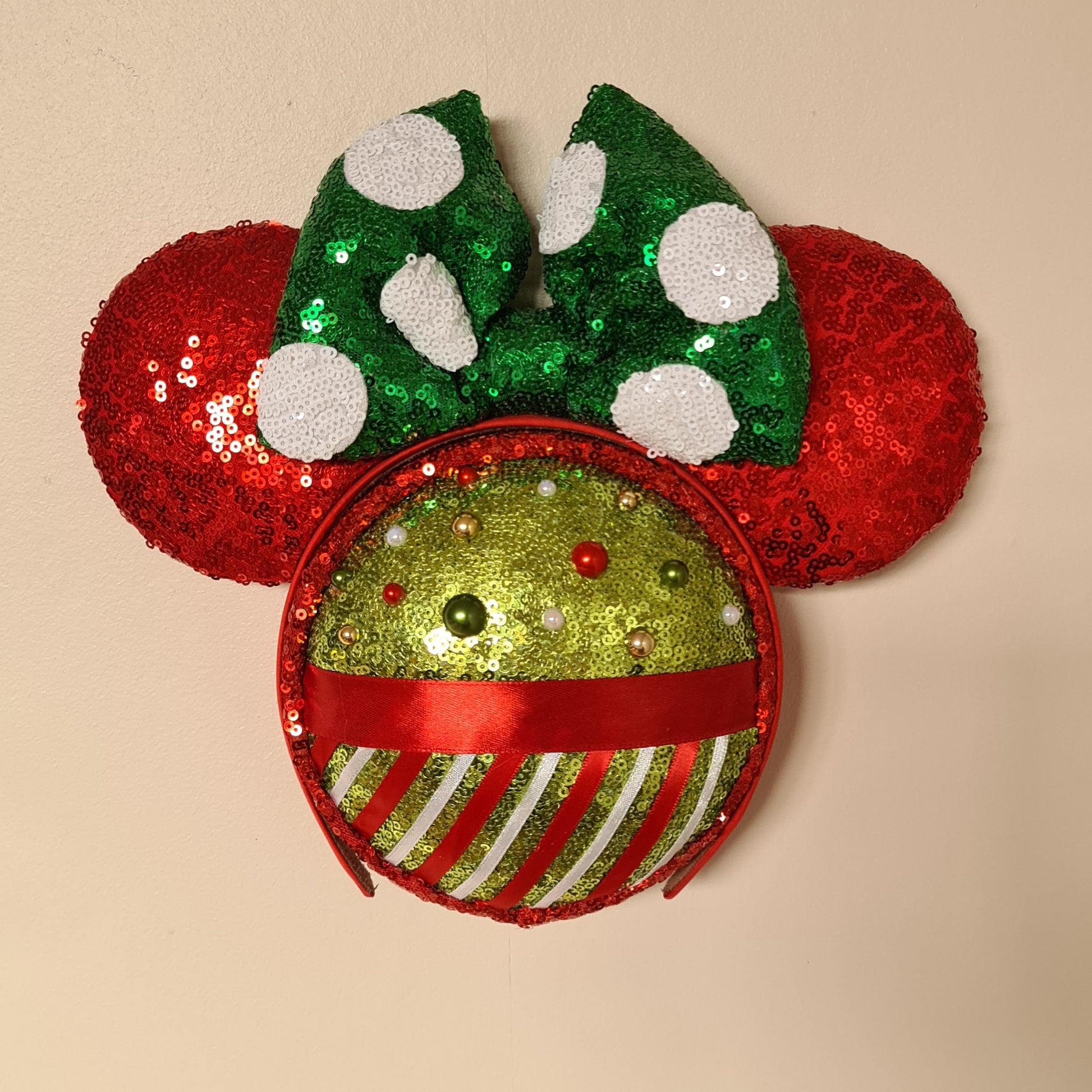Festive Green Wall Popper