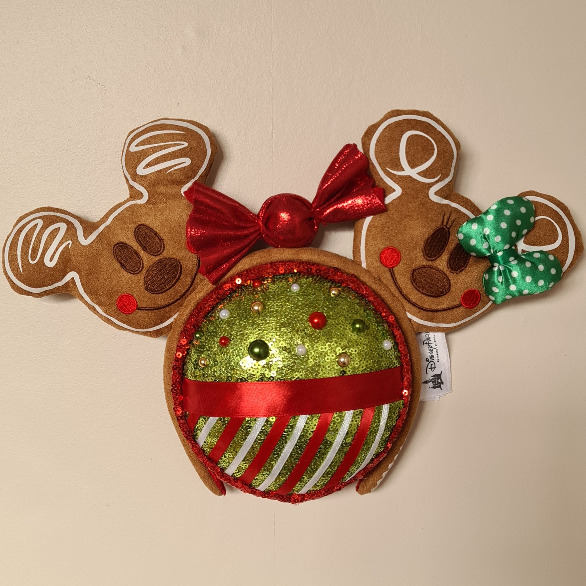 Festive Green Wall Popper