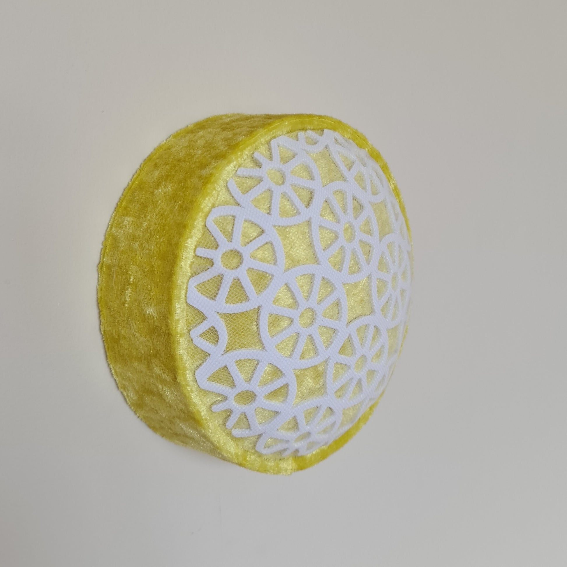 Lemon Lace Wall Popper