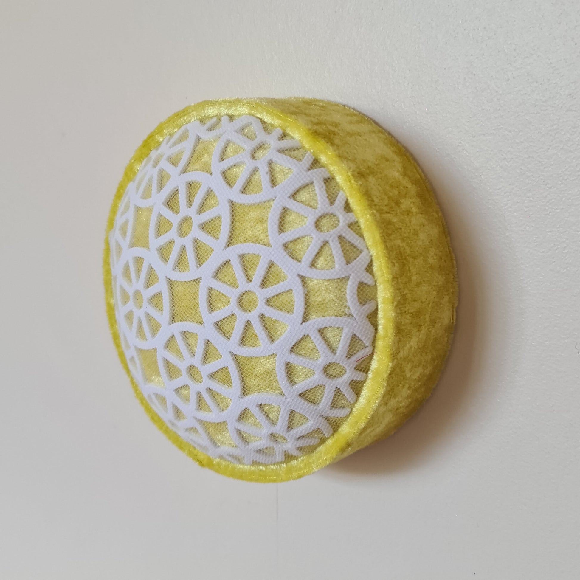 Lemon Lace Wall Popper