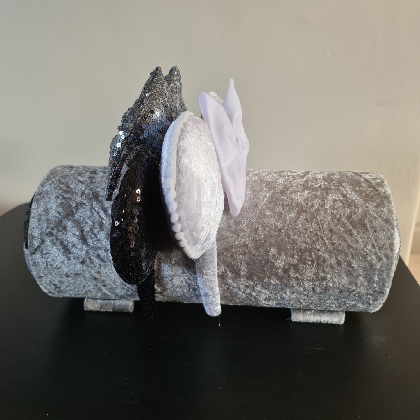 Steamboat Ear Holder