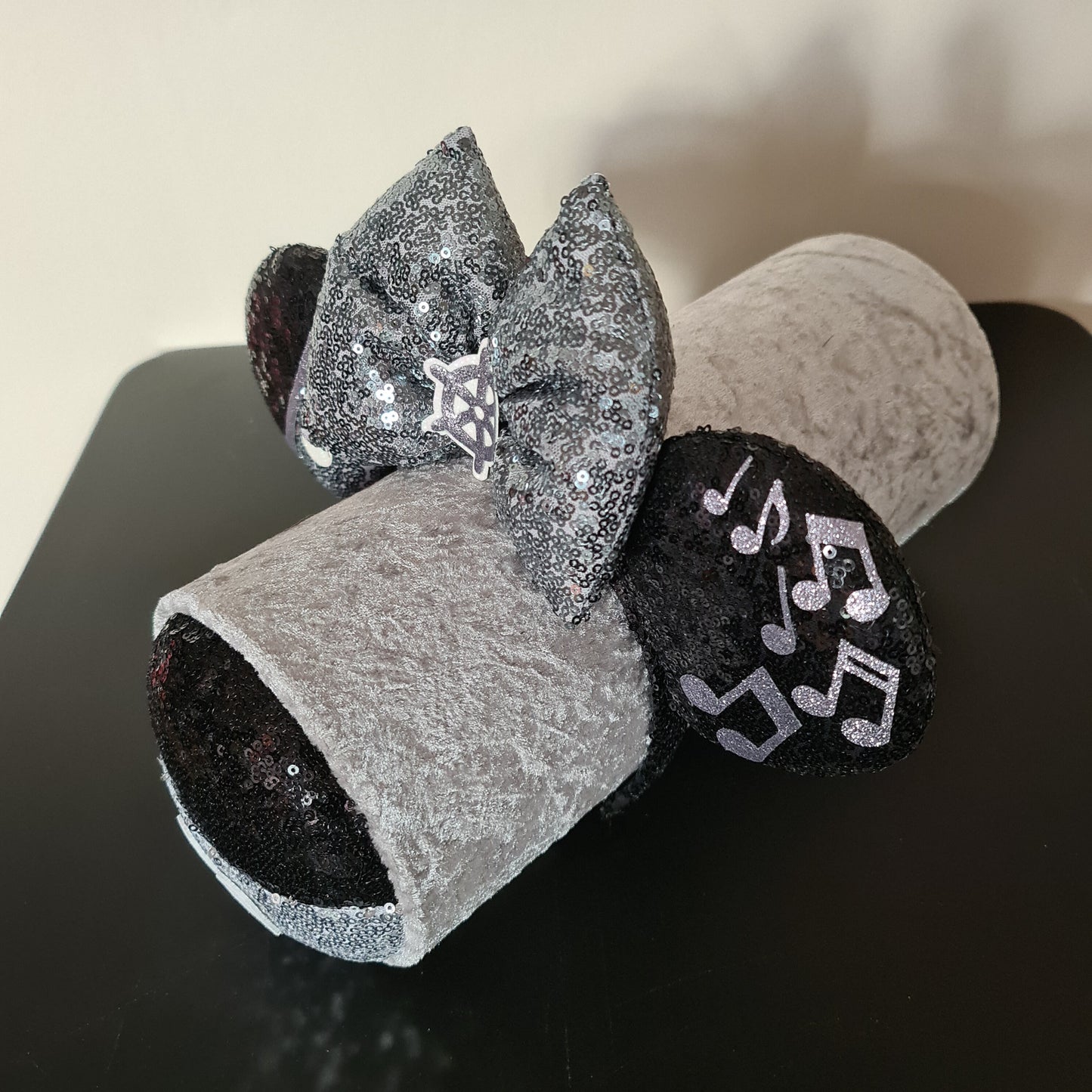 Steamboat Ear Holder